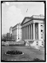 Treasury Building, between 1914 and 1917.