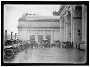 Union Station scene, between 1911 and 1920.