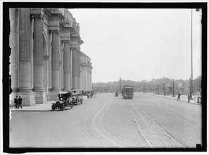Union Station scene, between 1913 and 1917.