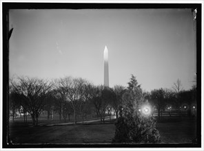 Washington Monument, between 1910 and 1917.