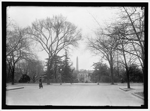 Washington Monument, between 1910 and 1917.