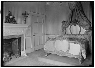 Monticello - bedroom, between 1914 and 1918.