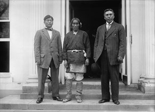 American Indians - Chief Yukeoma [centre], 1911. [USA].