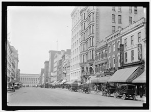 Street view, Washington, D.C., between 1913 and 1917.