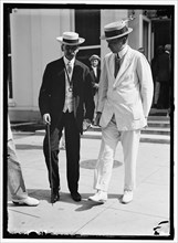 Men at White House, Washington, D.C., between 1913 and 1918.