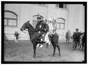 Society Circus - clowns on horseback, between 1909 and 1923.