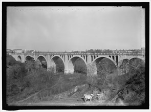 Taft Memorial Bridge, Rock Creek Park, between 1911 and 1920.