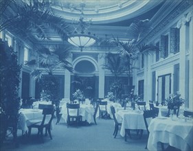 Willard Hotel - dining room, between 1901 and 1910.