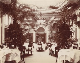 Willard Hotel - dining room, between 1910 and 1910.