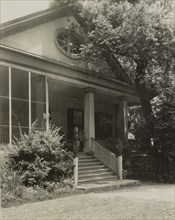 Cottage garden, Natchez, Adams County, Mississippi, 1938.