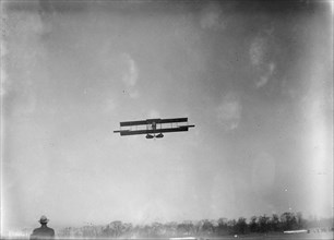 Curtiss Airplane - Tests of Curtiss Plane For Army, General Views, 1912. Early aviation, USA.