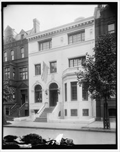 Woman's Committee Council of Nat'l Defense (house), between 1910 and 1920.