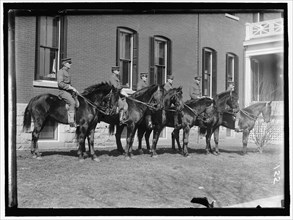 Fort Myer, unidentified group of officers on horseback, between 1909 and 1914.