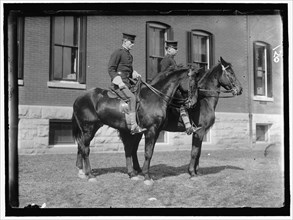 Fort Myer, unidentified group of officers on horseback, between 1909 and 1914.