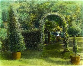 Unidentified house and garden, possibly Drumthwacket, Moses Taylor Pyne house, Princeton, New Jersey, between 1910 and 1935.