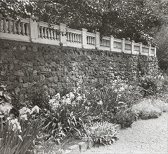 Beechgate, Robert Carmer Hill house, Woodland Avenue, Englewood, New Jersey, 1918. Creator: Frances Benjamin Johnston.