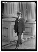 Oscar W. Underwood, between 1910 and 1917. Creator: Harris & Ewing.