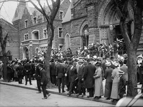 Easter Crowds; St. Patrick's, 1911. Creator: Harris & Ewing.