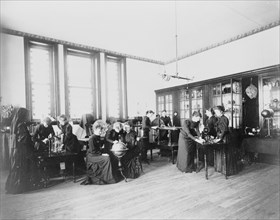 Science class in Georgetown Visitation Preparatory School, Washington, D.C., between 1890-1910(?). Creator: Frances Benjamin Johnston.