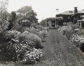 Dr. Frederick Kellogg Hollister house, Lily Pond Lane, East Hampton, New York, 1915 or 1916. Creator: Frances Benjamin Johnston.