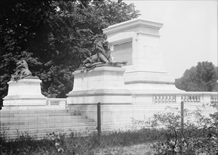 Grant Memorial At Capitol, Pedestals For Statue And Groups of Statuary, 1911. Creator: Harris & Ewing.