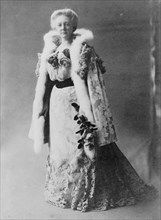 Mrs. George F. Huff, between 1890 and 1910. Creator: Frances Benjamin Johnston.