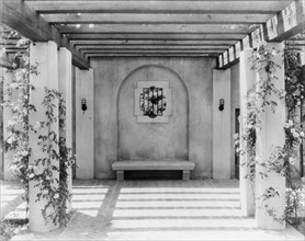 Mi Suen~o, Herbert Coppell house, 1245 South Grand Avenue, Pasadena, California, 1917. Creator: Frances Benjamin Johnston.