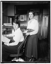 Genevieve Chapin & Sue Court, c1918. Creator: Harris & Ewing.