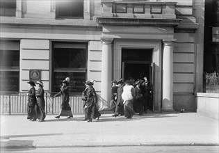 Chesapeake & Potomac Telephone Co. - Telephone Girls, 1914. Women telephonists, Washington, DC.