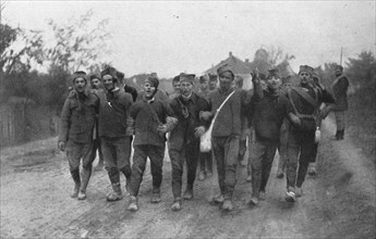 'La Derniere campagne serbe; les jeunes recrues serbes, appelees au moment de..., 1915. Creator: R. Marianovitch.