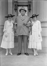 John Hollis Bankhead, Rep. from Alabama, At Confederate Reunion, D.C. with Grand-Daughters...1917. Creator: Harris & Ewing.