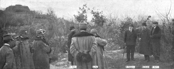 'Le voyage des ministres Francais en Italie; Au pied d'un observatoire, pres du front, le...,1916. Creator: Unknown.