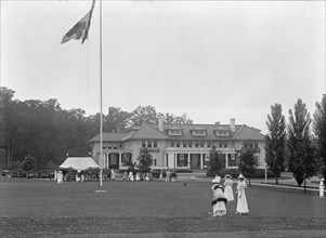 Columbia Country Club, 1917. Creator: Harris & Ewing.