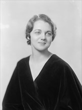 Earnshaw, Helen - Portrait, 1933.