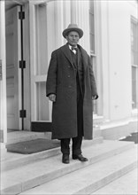 Hollow Horn Bear, Jr. at White House, 1914.