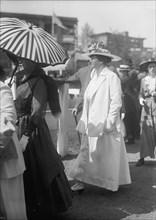 Leiter, Mrs. Joseph, Horse Show, 1917.