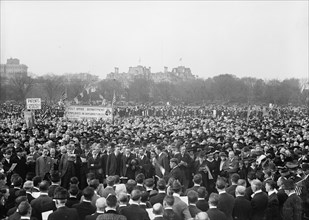Liberty Loan Crowds, 1917.
