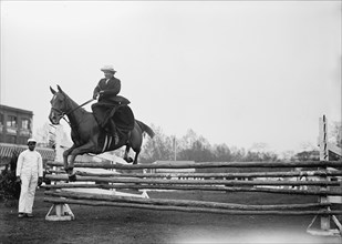Potts, Mrs. Alan - Horse Show, 1914.