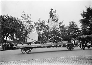Preparedness Parade - Forest Service Float, 1916.