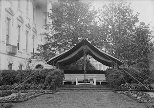 White House, Southwest Garden, which Replaced the West Colonial Garden, 1914. Creator: Harris & Ewing.