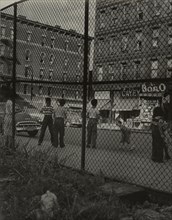 Madison Avenue - Children playing along Madison Avenue, East Harlem, New York City, 1947 - 1951.
