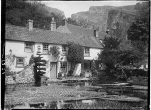 Mark Hole Cottage, The Cliffs, Cheddar, Sedgemoor, Somerset, 1907. Creator: Katherine Jean Macfee.