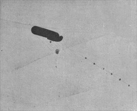 'La "Saucisse"; Le parachute commence a se deployer', 1916. Creator: Unknown.