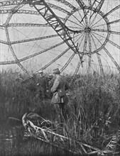 'L'Armature du Zeppelin abattu dans les Marais du Vardar', 1916. Creator: Unknown.