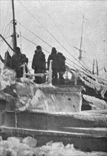 'Sous-marin anglais rentrant de croisiere dans la Baltique', c1915. Creator: Unknown.