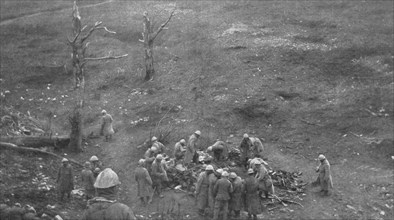 'Notre Infanterie a Verdun; Apres le combat : nos soldats, maitres du terrain..., 1916. Creator: Unknown.