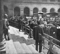 'Le general Gallieni; La foule defilant dans la cour d'honneur, devant le catafalque..., 1916. Creator: Jean Clair-Guyot.
