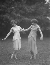 Desha and Leah, 1921 Creator: Arnold Genthe.
