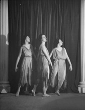 Lilias McLane dancers, 1923 Feb. 28. Creator: Arnold Genthe.