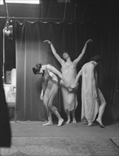 Elsie Dufour dancers, between 1918 and 1920. Creator: Arnold Genthe.